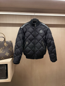 Hermes Short Long Sleeve Puffer Coat Waterproof Quilted Cashmere Black Hermes Short Long Sleeve Puffer Coat Waterproof Quilted Cashmere Black