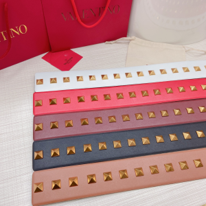 Luxury Womens Belts Valentino Rockstud Leather Belt 70MM A175PP340 AA170317