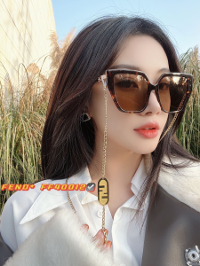 Replica Womens Sunglasses Fendi Luxury Sunglasses FF40012 Brown A182PP150 AA170477