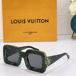 Louis Vuitton Luxury Sunglasses Z1591E Green 