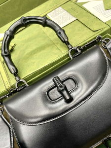 Luxury Womens Handbags Gucci Top Handle Bag Gucci Small Bamboo Tote Shoulder Bag in Black Leather 675797 21x15x7CM A09PP1180 AA170584 Luxury Womens Handbags Gucci Top Handle Bag Gucci Small Bamboo Tote Shoulder Bag in Black Leather 675797 21x15x7CM A09PP1180 AA170584