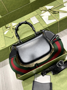 Luxury Womens Handbags Gucci Top Handle Bag Gucci Small Bamboo Tote Shoulder Bag in Black Leather 675797 21x15x7CM A09PP1180 AA170584 Luxury Womens Handbags Gucci Top Handle Bag Gucci Small Bamboo Tote Shoulder Bag in Black Leather 675797 21x15x7CM A09PP1180 AA170584