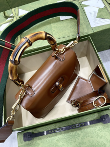 Luxury Womens Handbags Gucci Top Handle Bag Gucci Small Bamboo Tote Shoulder Bag in Brown Leather 675797 21x15x7CM A09PP1180 AA170585 Luxury Womens Handbags Gucci Top Handle Bag Gucci Small Bamboo Tote Shoulder Bag in Brown Leather 675797 21x15x7CM A09PP1180 AA170585