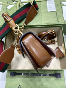 Luxury Womens Handbags Gucci Top Handle Bag Gucci Small Bamboo Tote Shoulder Bag in Brown Leather 675797 21x15x7CM A09PP1180 AA170585 Luxury Womens Handbags Gucci Top Handle Bag Gucci Small Bamboo Tote Shoulder Bag in Brown Leather 675797 21x15x7CM A09PP1180 AA170585