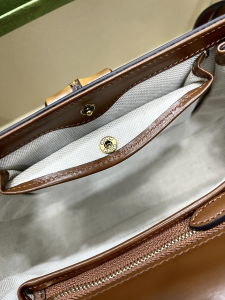 Luxury Womens Handbags Gucci Top Handle Bag Gucci Small Bamboo Tote Shoulder Bag in Brown Leather 675797 21x15x7CM A09PP1180 AA170585 Luxury Womens Handbags Gucci Top Handle Bag Gucci Small Bamboo Tote Shoulder Bag in Brown Leather 675797 21x15x7CM A09PP1180 AA170585