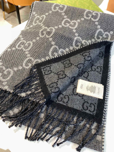 Gucci GG Jacquard Pattern Knit Scarf Tassels Black Gray Gucci GG Jacquard Pattern Knit Scarf Tassels Black Gray