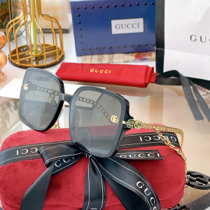 Gucci Luxury Sunglasses GG0742 