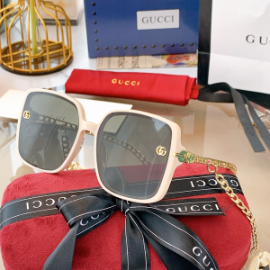 Gucci Luxury Sunglasses GG0742 