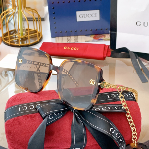 Gucci Luxury Sunglasses GG0742 