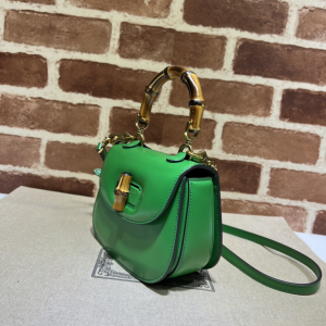 Luxury Womens Handbags Gucci Shoulder Bag Gucci Mini Top Handle Bag with Bamboo in Green Leather 686864 17x12x7CM A09PP1080 AA171499 Luxury Womens Handbags Gucci Shoulder Bag Gucci Mini Top Handle Bag with Bamboo in Green Leather 686864 17x12x7CM A09PP1080 AA171499