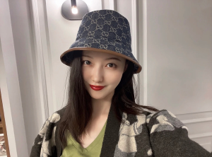 Luxury Womens Hat Gucci GG Canvas Bucket Hat in Blue A155PP280 AA171979