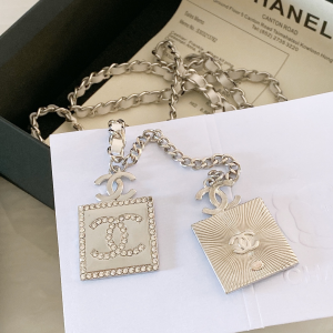 Luxury Womens Belts Chanel 2022 Chain Belt with Crystal CC and No5 A191PP240 AA173541