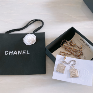 Luxury Womens Belts Chanel 2022 Chain Belt with Crystal CC and No5 A191PP240 AA173543