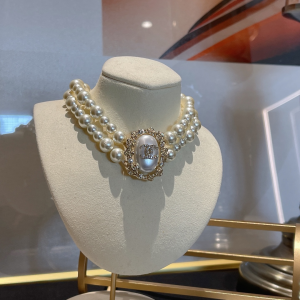 Chanel Pearls Choker Necklace 