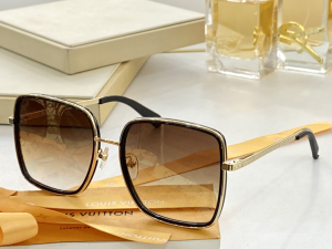 Louis Vuitton Luxury Sunglasses Z1335 
