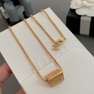Luxury Womens Jewelry Chanel Vintage Coco Pendant Necklaces in Gold A152PP150 AA176069