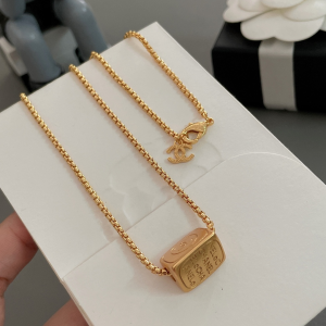 Luxury Womens Jewelry Chanel Vintage Coco Pendant Necklaces in Gold A152PP150 AA176069