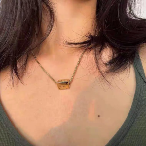 Luxury Womens Jewelry Chanel Vintage Coco Pendant Necklaces in Gold A152PP150 AA176069