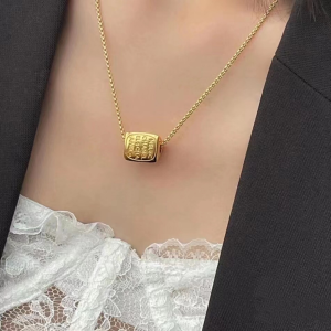 Luxury Womens Jewelry Chanel Vintage Coco Pendant Necklaces in Gold A152PP150 AA176069