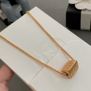 Luxury Womens Jewelry Chanel Vintage Coco Pendant Necklaces in Gold A152PP150 AA176069