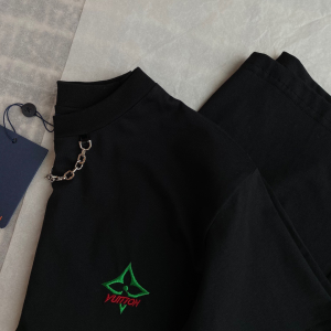 Replica Womens Clothing Louis Vuitton Black Cotton T Shirt in SML A154PP280 AA176523