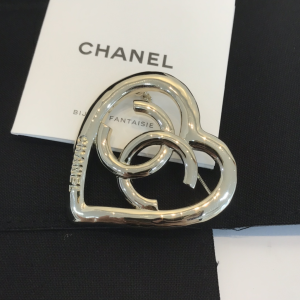 Replica Womens Jewelry Chanel Brooch Chanel Heart CC Logo Brooch A39PP120 AA176638