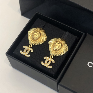 Replica Womens Jewelry Chanel Gold CC Lion Head Earring A39PP130 AA178071