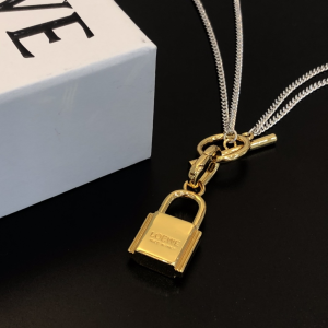 Replica Womens Jewelry Loewe Padlock Pendant Necklace Gold A39PP140 AA178066