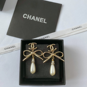 Chanel Gold CC Bownot Pearl Earrings 