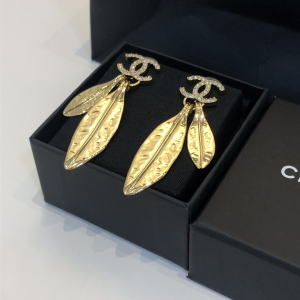 Replica Womens Jewelry Chanel Gold Crystals CC Leaf Earrings A39PP130 AA178236