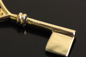 Replica Womens Jewelry Louis Vuitton 3 Key Tri Pendant Necklaces A205PP320 AA178657