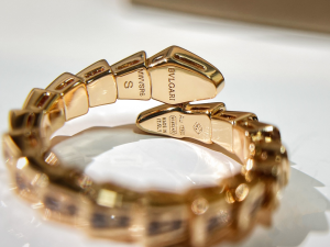 Replica Womens Jewelry Bvlgari VIP Serpenti Viper Diamonds Ring Gold A62PP290 AA178763