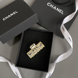 Replica Womens Jewelry Chanel Gold Monogram Hair Clip A152PP130 AA178928