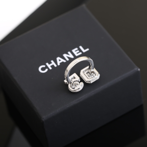 Replica Womens Jewelry Chanel Crystal N5 Rings A205PP260 AA179217