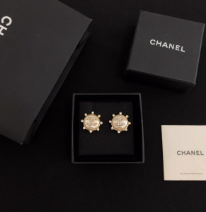 Replica Womens Jewelry Chanel Crystals CC Round Earrings A39PP130 AA179006