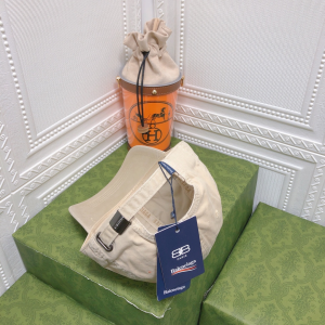 Replica Womens Hats Balenciaga BB Beige Canvas Baseball Hat A190PP95 AA179523