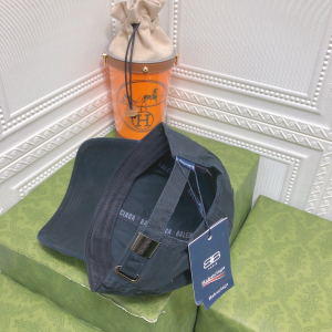 Replica Womens Hats Balenciaga BB Black Canvas Baseball Hat A190PP95 AA179522