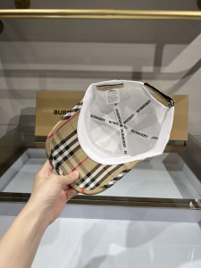 Replica Womens Hats Burberry Bear White Canvas Baseball Hat A190PP90 AA179519