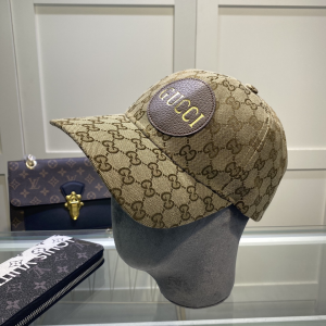Gucci Beige GG Supreme Canvas Cap Hat 