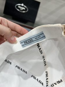 Replica Womens Hats Prada White Re Nylon Baseball Hat A190PP90 AA179521
