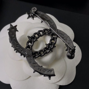 Replica Womens Jewelry Chanel Multi Crystals Star Coco Black Brooch A39PP140 AA179276