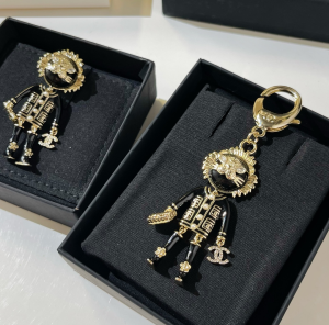 Replica Womens Jewelry Chanel VIP Crystal Bag Charms A62PP180 AA179297