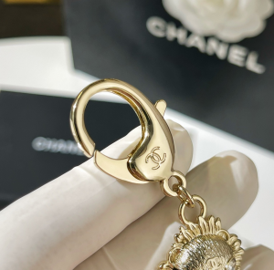 Replica Womens Jewelry Chanel VIP Crystal Bag Charms A62PP180 AA179297