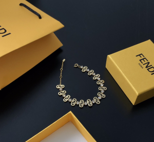 Replica Womens Jewelry Fendi Olock Small Clip Link Bracelet Gold A39PP140 AA179756
