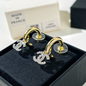 Replica Womens Jewelry Chanel VIP Crystals CC Drop Earrings A62PP180 AA179945