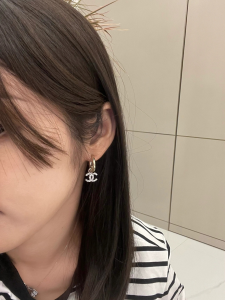 Replica Womens Jewelry Chanel VIP Crystals CC Drop Earrings A62PP180 AA179945