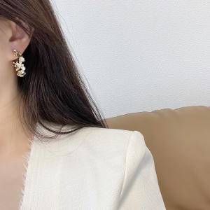 Replica Womens Jewelry Chanel VIP Gold CC Diamond Flowers Earrings A62PP180 AA179954