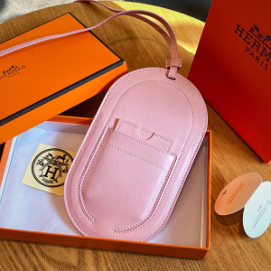 Hermes In The Loop To Gold GM Phone Case Pink Leather Hermes In The Loop To Gold GM Phone Case Pink Leather