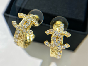 Chanel VIP Crystal CC Earrings Gold 