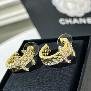 Replica Womens Jewelry Chanel VIP Crystal CC Earrings Gold A62PP180 AA180151